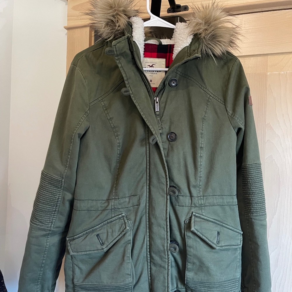 HOLLISTER CO. Green & Red Plaid Duffle Coat w. Fur Lined Hood Sz M